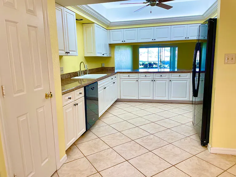 6015 Chardonnay Ln — Photo 12