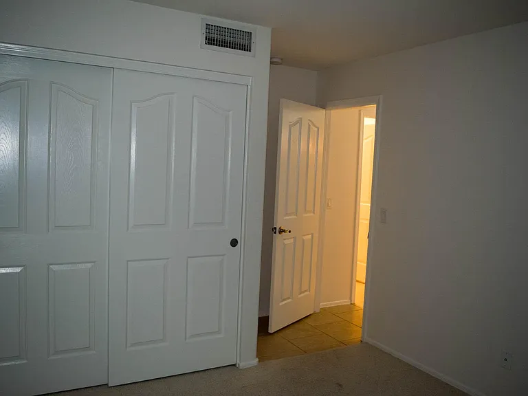 4709 E Abraham Ln — Photo 13