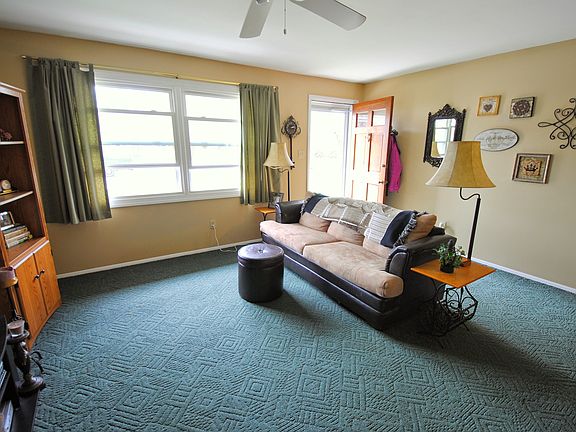 4th image of 501 Prince Charles Ave
