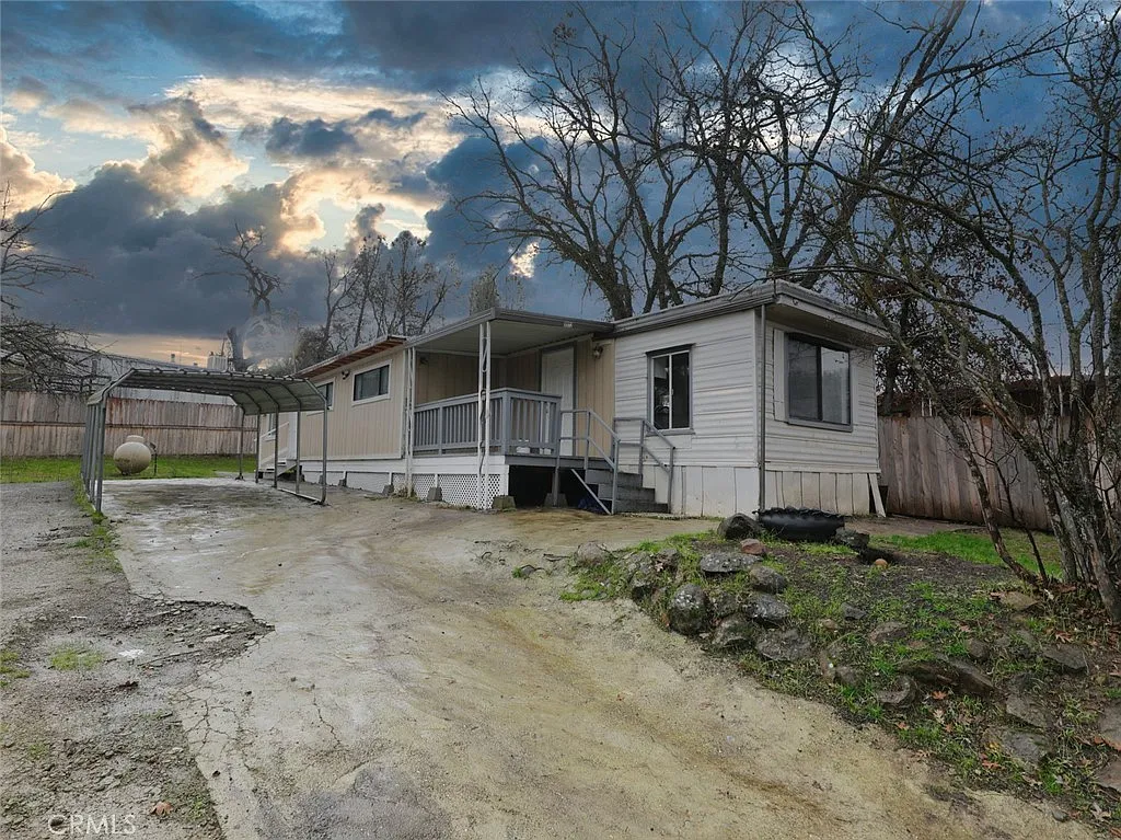 9572 Bell Ave photo 1
