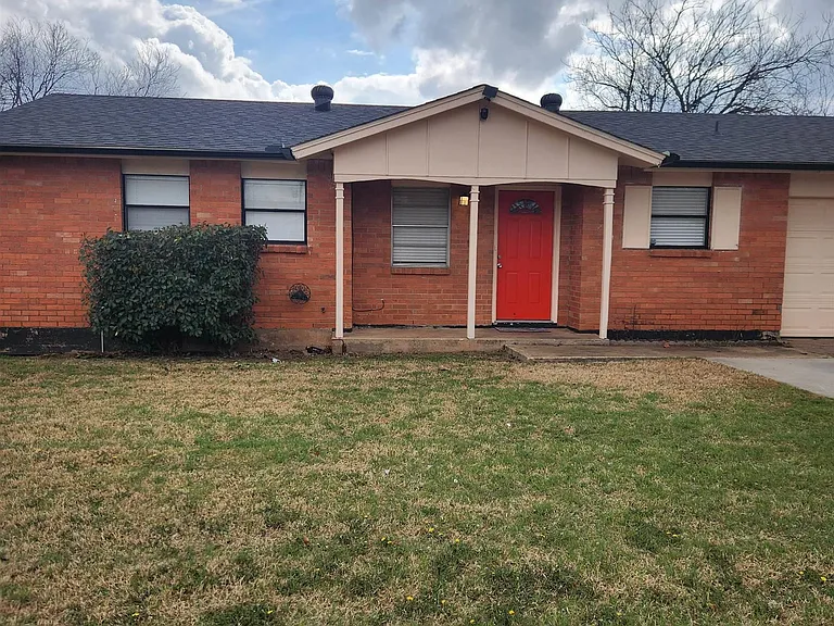 4103 Mustang St — Photo 1