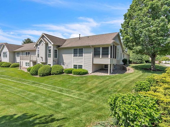 3rd image of 1311 Somerset Ct