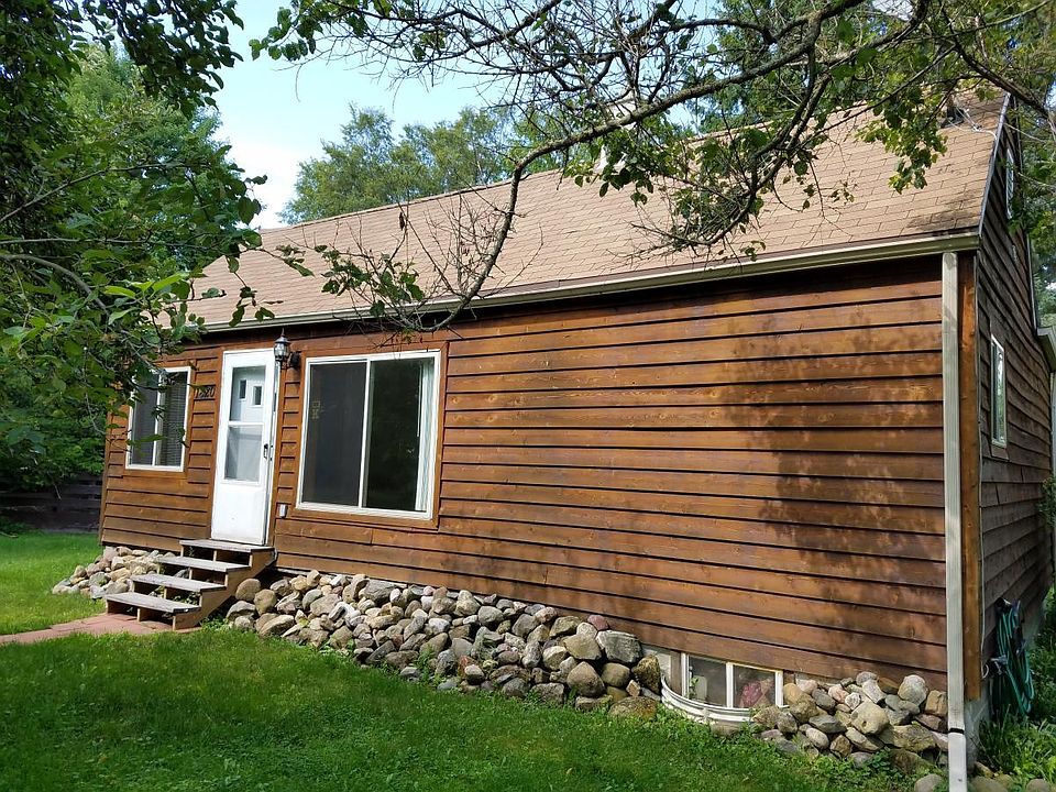 1st image of 1820 Riverview Dr