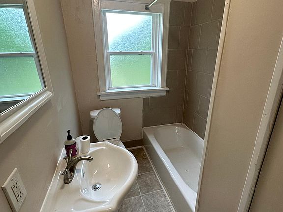 5th image of 5848 Kennerly Ave