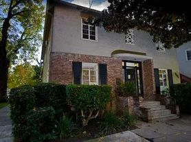 2330 P St, Sacramento, CA