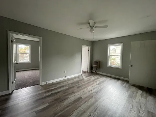 26 Cedar St, Barre, MA 01005