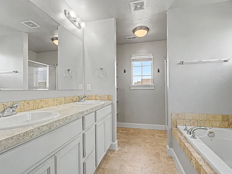 5140 N Elmstone Ave — Photo 19