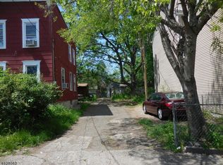 11 Weiss St, Paterson, NJ 07503