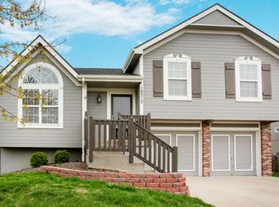 10212 N Lewis Ave, Kansas City, MO 64157