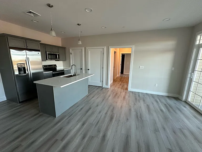 13 Main St #1 — Photo 2