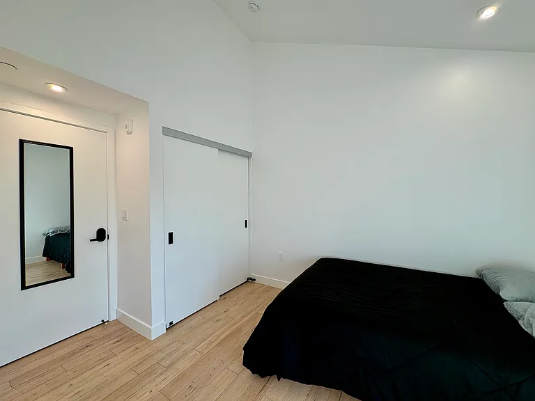5055 Lincoln Ave — Photo 8