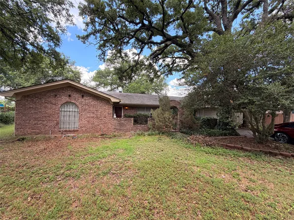 5207 Apache Ct, Granbury, TX 76049