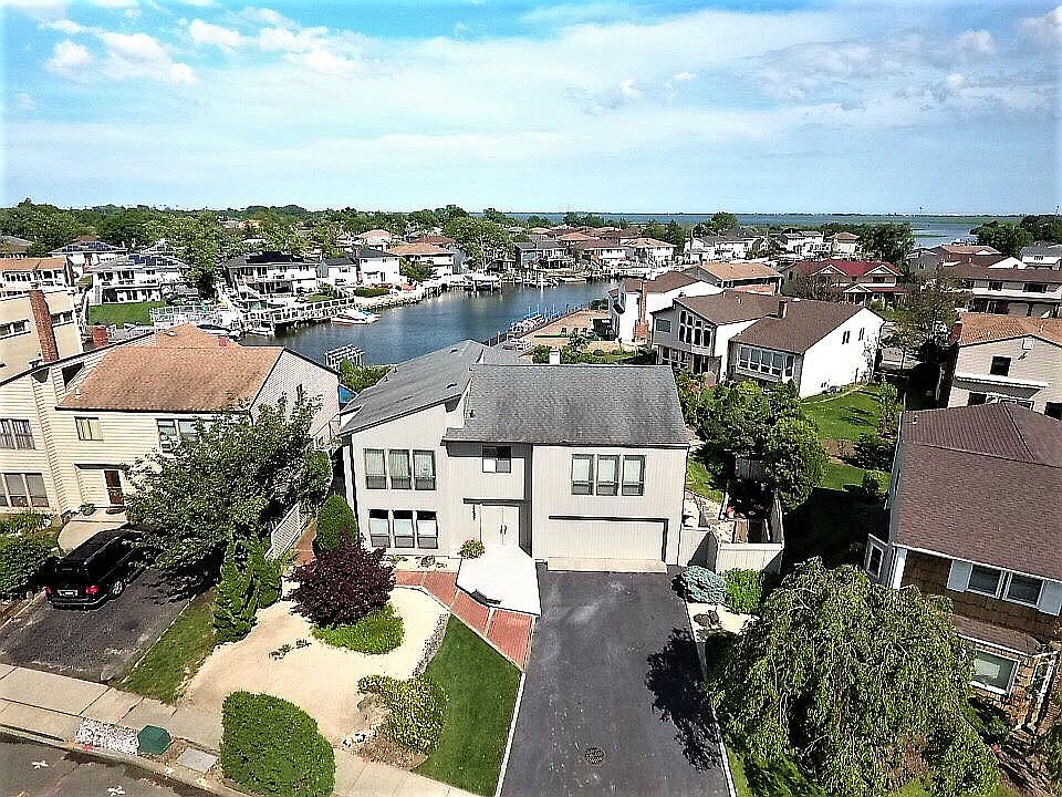 2nd image of 3639 Lorrie Dr