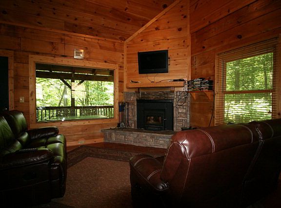 4th image of 245 Poplar Dr