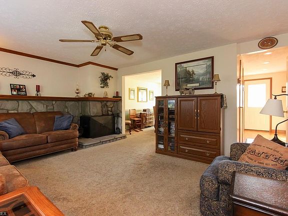 5th image of 646 Smokerise Dr