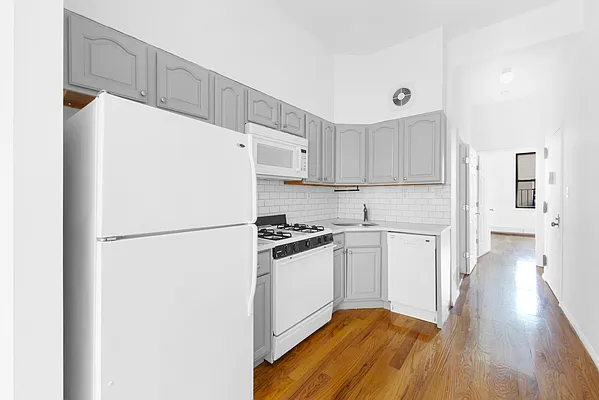 Rented by Compass | media 4