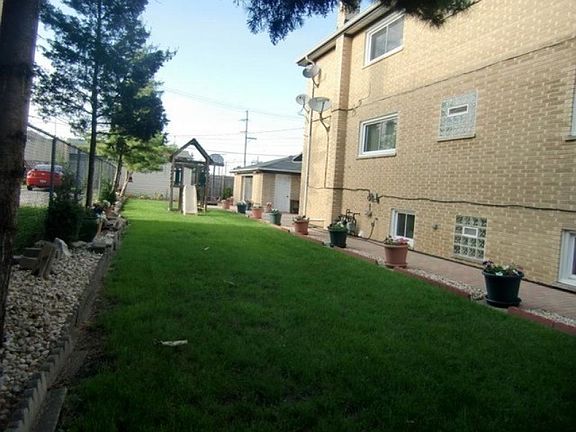 5th image of 7800 W 79th Pl