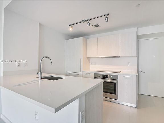 3rd image of 501 NE 31st St Unit 704