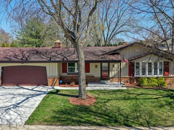 5788 Glen Haven DRIVE, Greendale, WI 53129