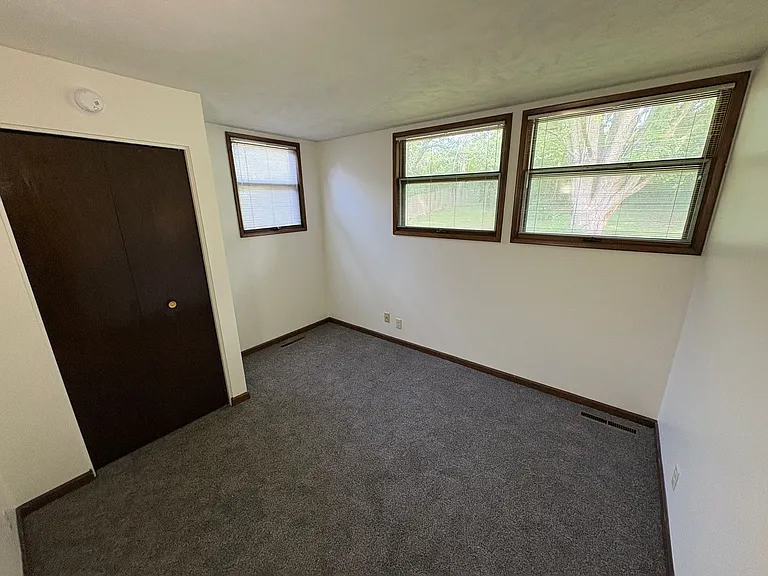 1300 Eastridge Dr — Photo 16