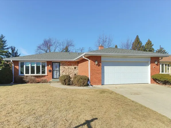 194 N Flora Pkwy, Addison, IL 60101