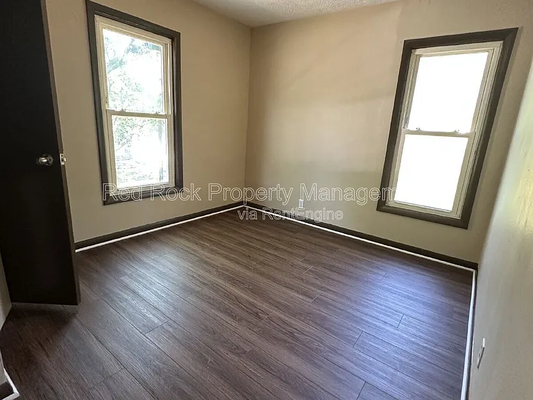 835 Elm St — Photo 17