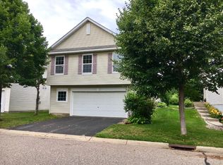 1408 Yorkshire Ln, Shakopee, MN 55379