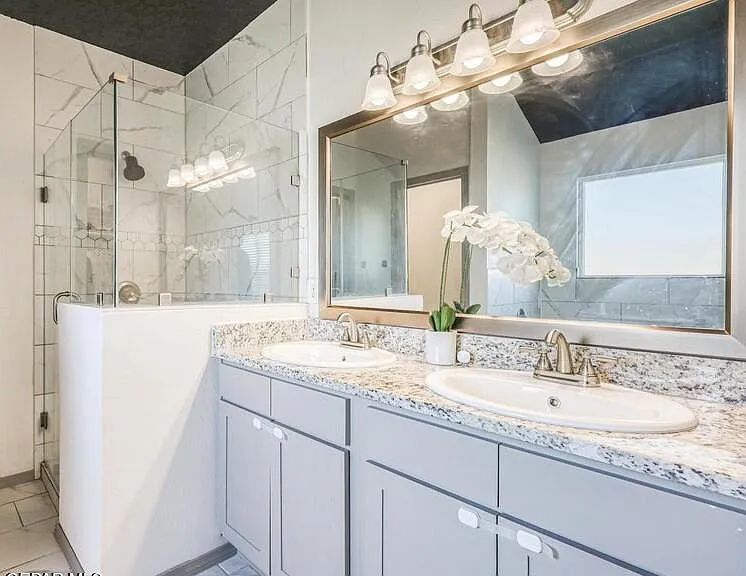 329 Samuel Vista St — Photo 14