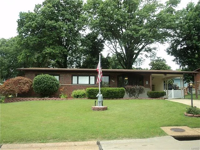 2933 Lourdes Dr photo 1