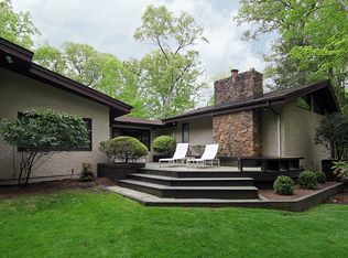 20 Lord William Penn Dr, Morristown, NJ 07960