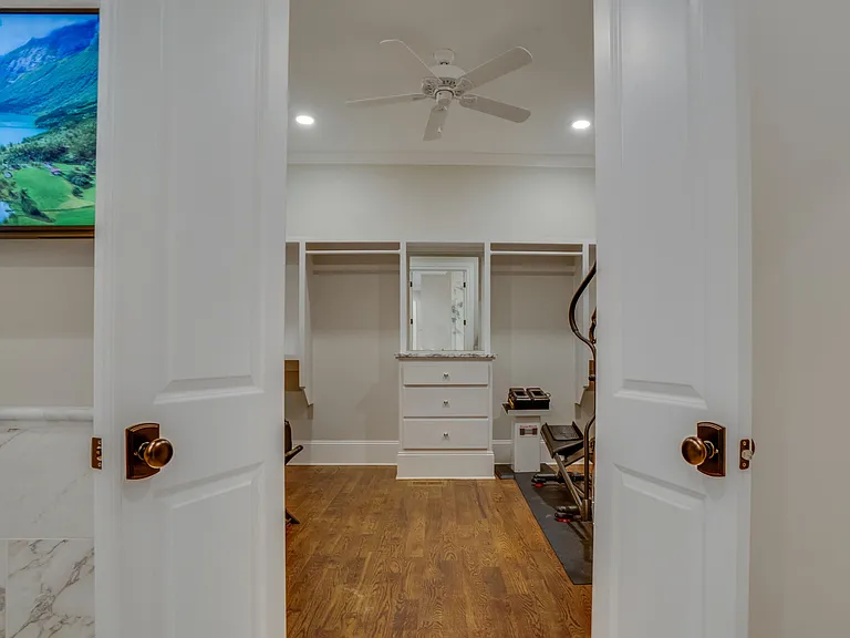 2424A Abbott Martin Rd — Photo 29