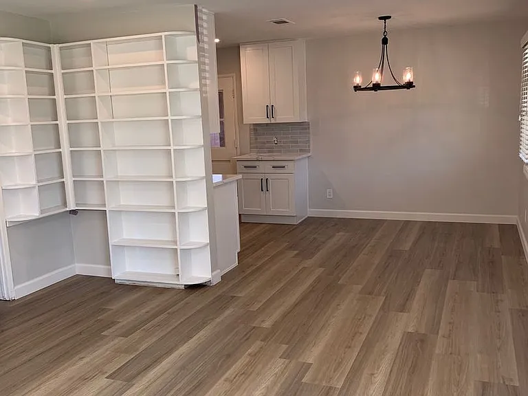 6131 Fenimore Way — Photo 2