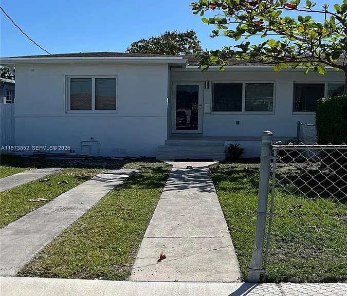2800 SW 25th St #1 — Photo 2