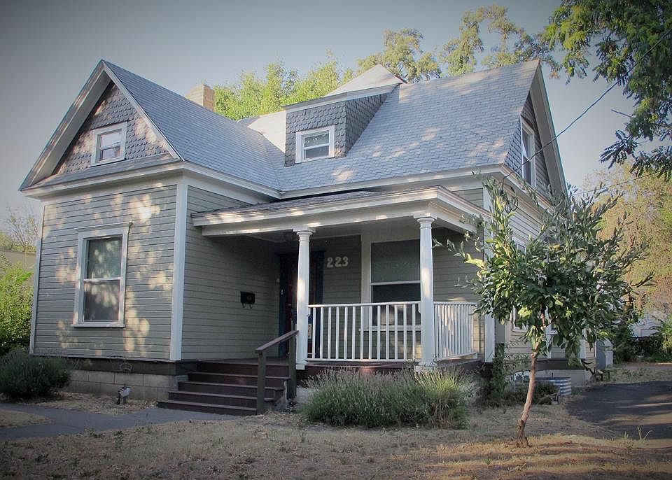 1st image of 223 S Park St