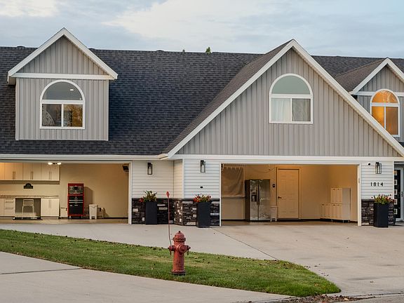 3rd image of 1814 Brentwood Ct