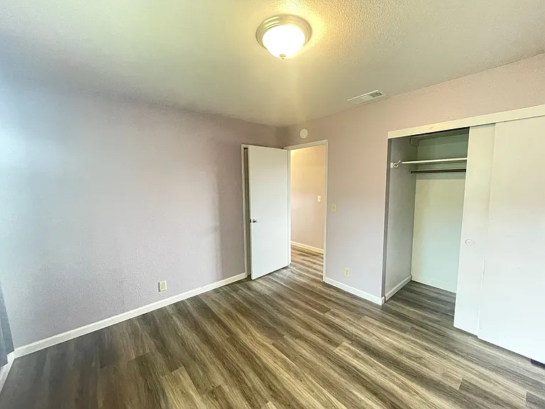 2613 Spring St — Photo 13