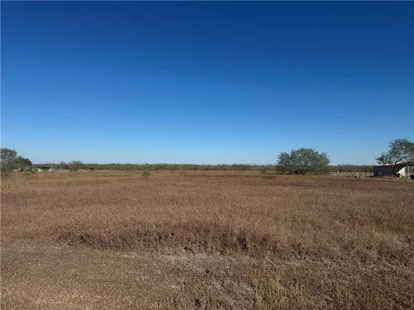 160 County Road 142, Alice, TX 78332