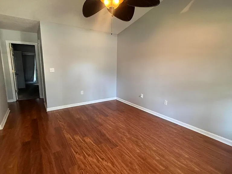 600 N 35th St #103 — Photo 2