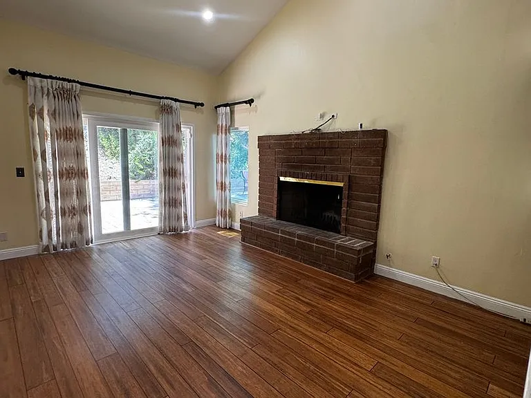 1580 Valecroft Ave — Photo 11