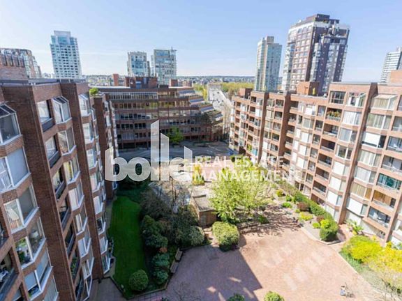 4th image of 950 Drake St #915