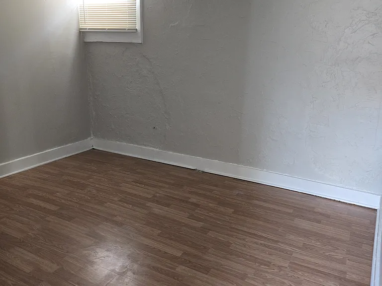 526 Columbus St — Photo 10