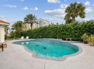 1295 Singer Dr, Riviera Beach, FL 33404