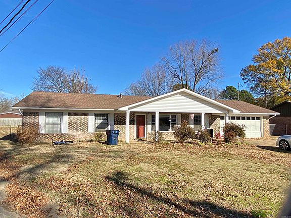 2nd image of 131 N Circle Dr