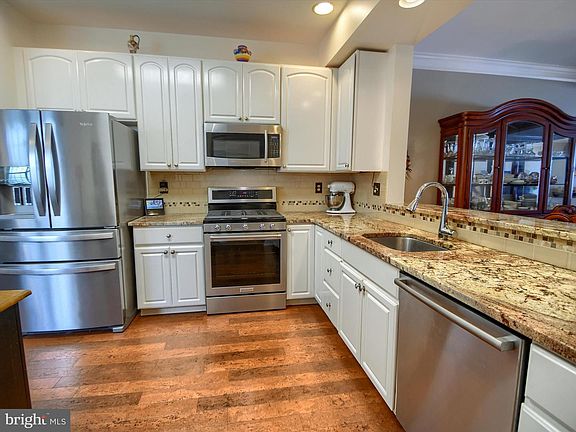 2nd image of 122 Wyndham Woods Way