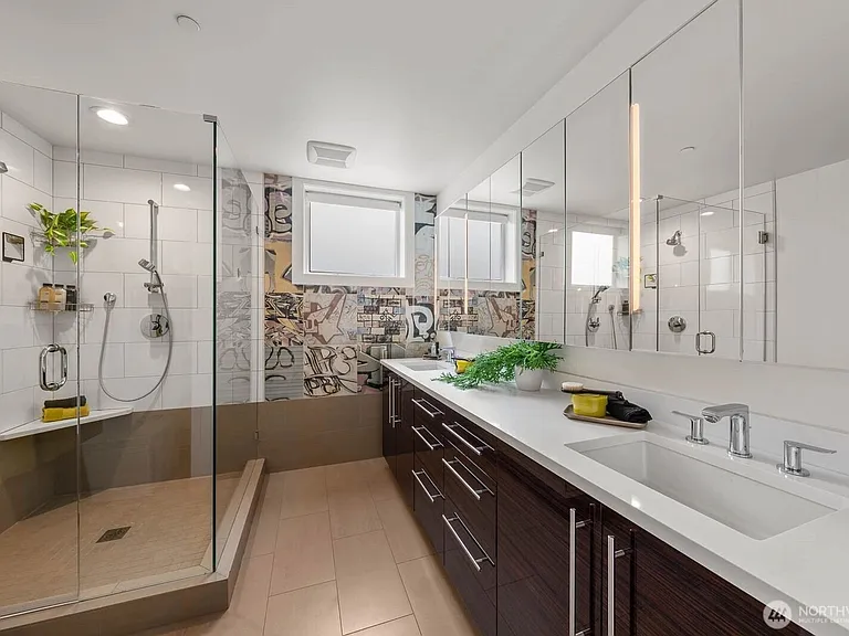 315 W Galer St #102 — Photo 31