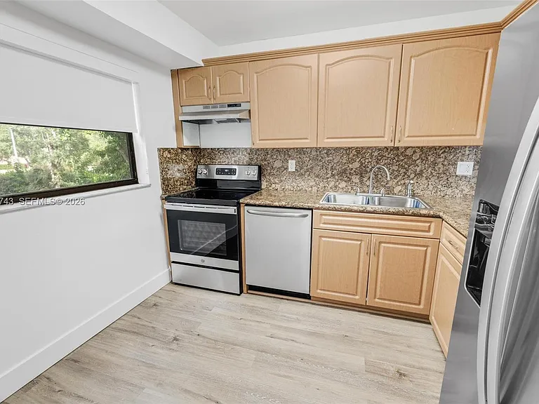 210 W Park Dr #2052 — Photo 3