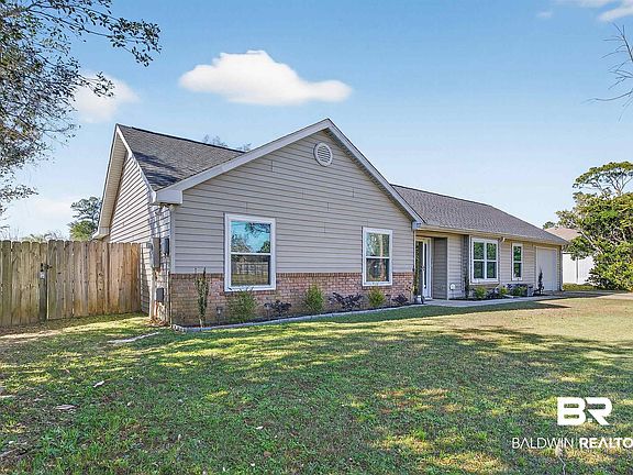 2nd image of 2 Magnolia Cir