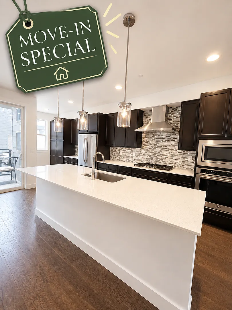 **Move-In Special** Modern Superior Townhome with Rooftop Deck & Mountain Views — Photo 1
