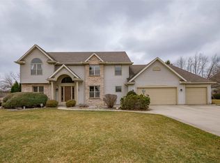 50661 Stonington Dr, Granger, IN 46530