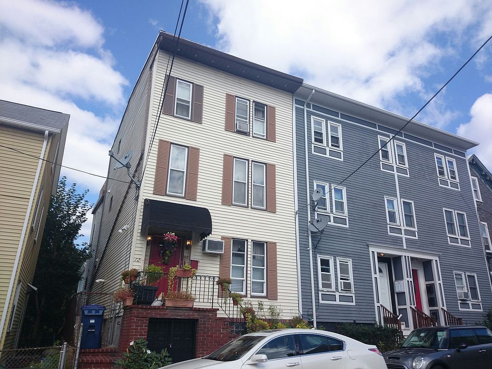 2nd image of 12 Leeds St